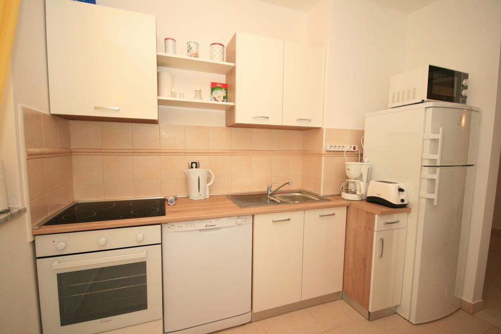 Apartment Mimoza 6, Baska, Krk Экстерьер фото